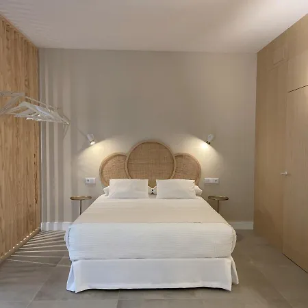 VIDAL APARTAMENTOS con parking privado. Carmona  Exterior foto