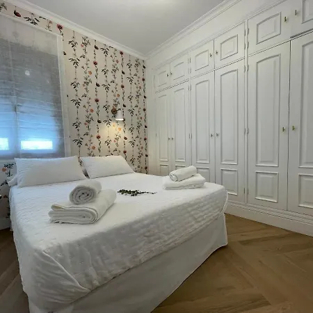 VIDAL APARTAMENTOS con parking privado. Carmona  Exterior foto